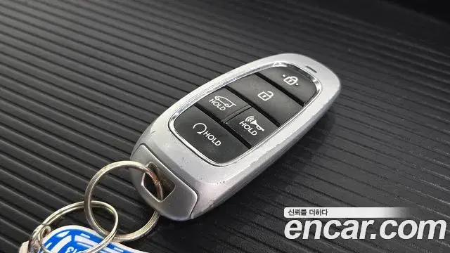 Hyundai Staria 2022 — Фото 17/20