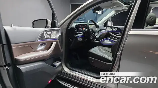 Mercedes-Benz GLE-Class 2023 — ფოტო 8/20