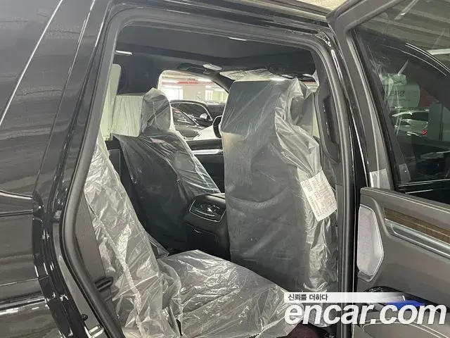 Cadillac Escalade 2026 — ფოტო 13/20