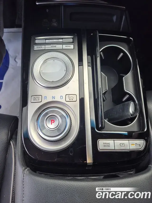 Genesis Electrified G80 2020 — Photo 7/11