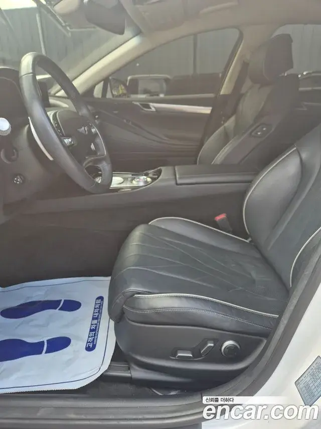 Genesis Electrified G80 2020 — Photo 8/11