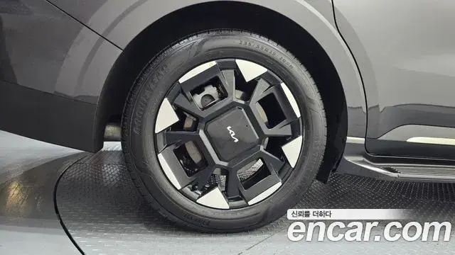 Kia Carnival 2024 — Photo 5/20