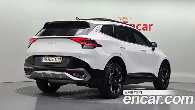 Kia Sportage 2021 — Фото 2/20