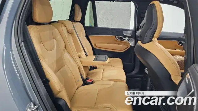 Volvo XC90 2023 — Фото 12/20