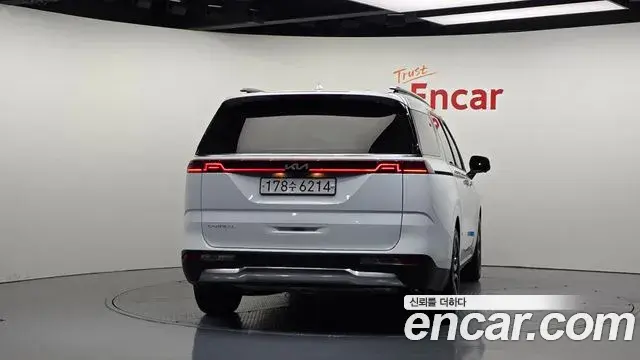 Kia Carnival 2022 — Фото 4/20