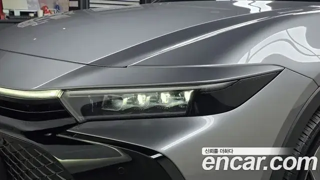 Toyota Crown Crossover 2024 — Photo 15/33