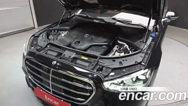 Mercedes-Benz S-Class 2022 — Photo 24/34