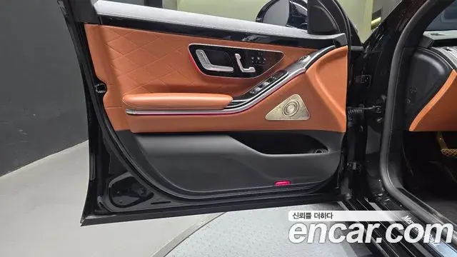 Mercedes-Benz S-Class 2022 — Photo 10/34
