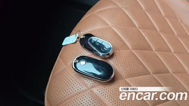 Mercedes-Benz S-Class 2022 — Photo 18/34