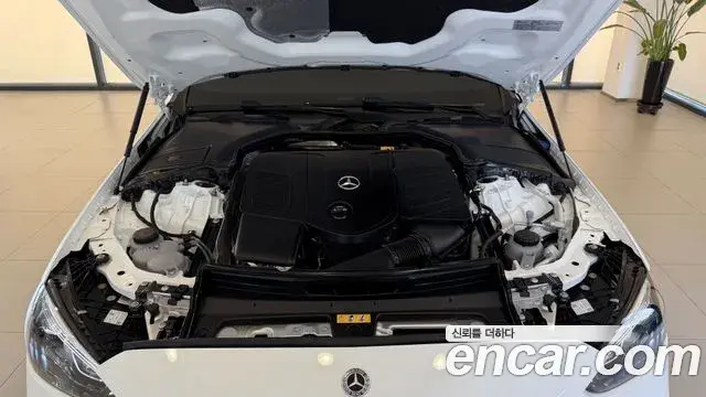 Mercedes-Benz C-Class 2026 — Фото 5/17