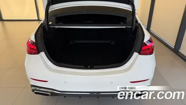 Mercedes-Benz C-Class 2026 — Фото 16/17
