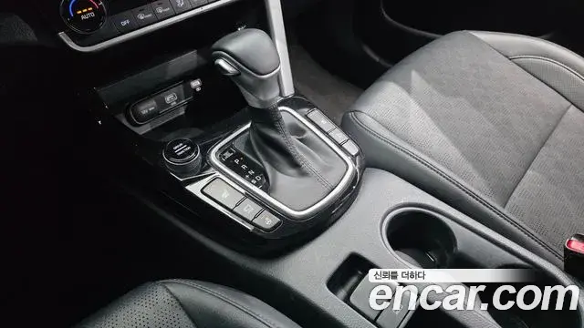 Kia Seltos 2022 — Фото 9/20
