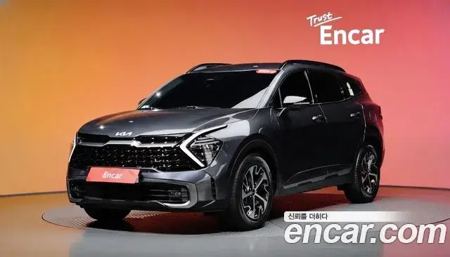 Kia Sportage 2023 — Фото 1/20