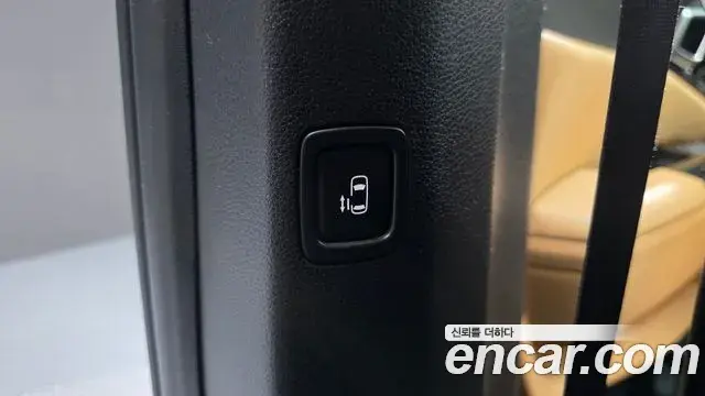 Kia Carnival 2023 — Фото 18/20
