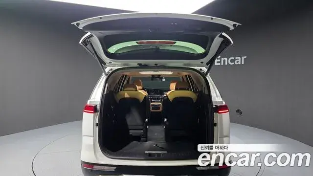 Kia Carnival 2023 — Фото 20/20