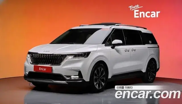 Kia Carnival 2023 — Фото 1/20