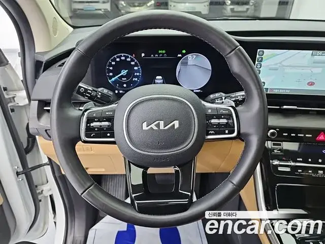 Kia Carnival 2022 — Фото 8/20