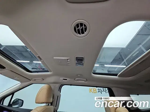 Kia Carnival 2022 — Фото 16/20