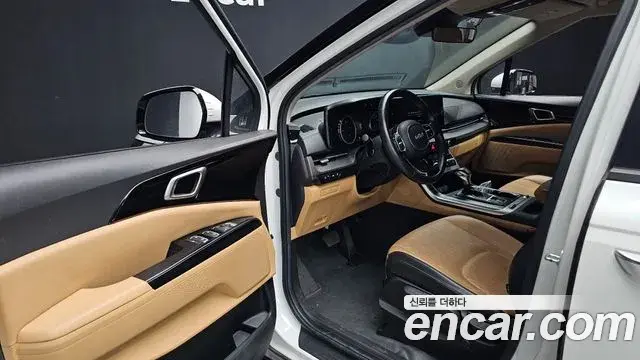 Kia Carnival 2023 — Фото 10/20