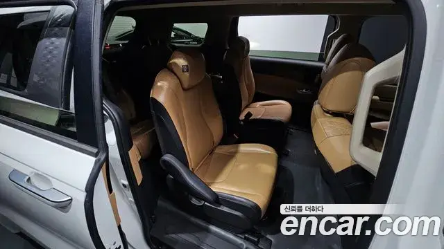 Kia Carnival 2023 — Фото 11/20