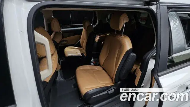 Kia Carnival 2023 — Фото 12/20