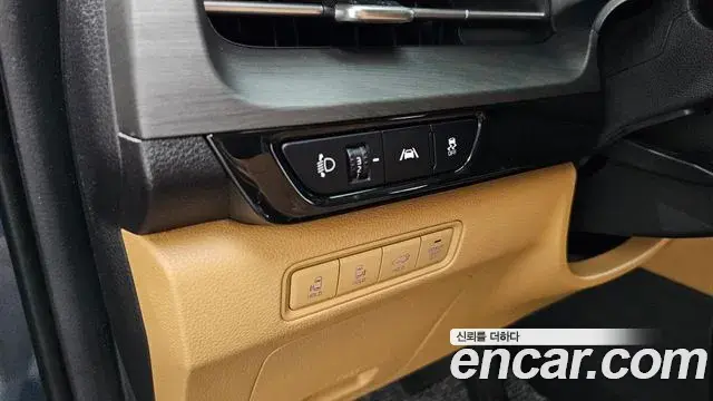 Kia Carnival 2022 — Şəkil 17/20