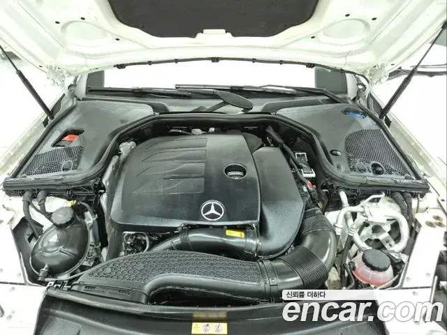 Mercedes-Benz E-Class 2021 — Фото 4/19