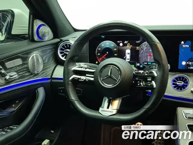 Mercedes-Benz E-Class 2021 — Фото 11/19