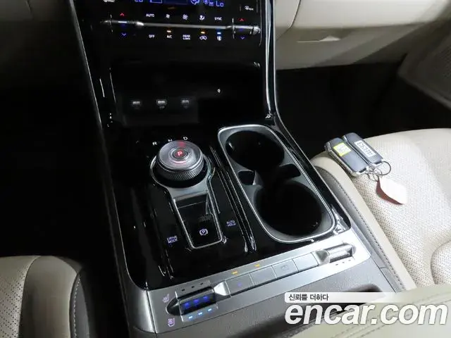 Kia Carnival 2022 — Photo 12/20