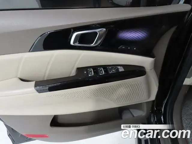Kia Carnival 2022 — Photo 13/20