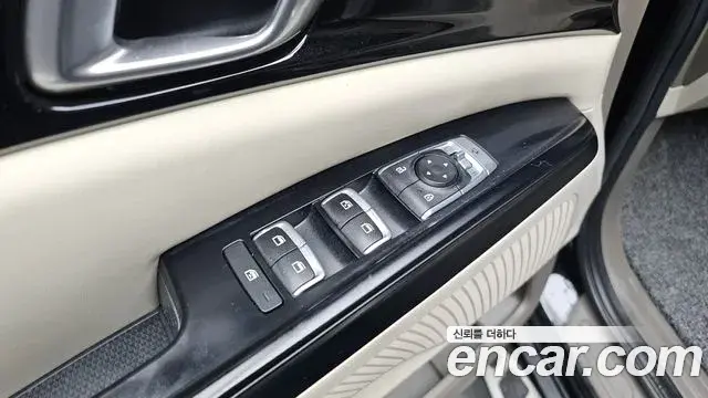 Kia Carnival 2021 — Фото 18/20