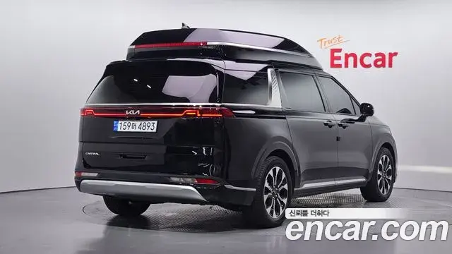 Kia Carnival 2023 — Фото 2/20