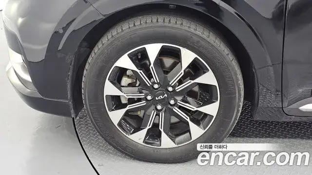 Kia Carnival 2023 — Фото 5/20