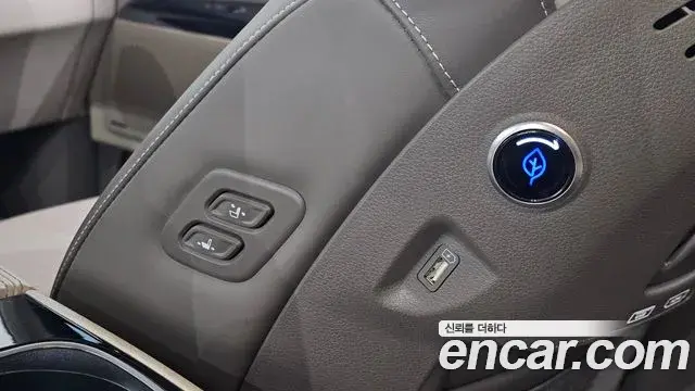 Kia Carnival 2023 — Фото 16/20