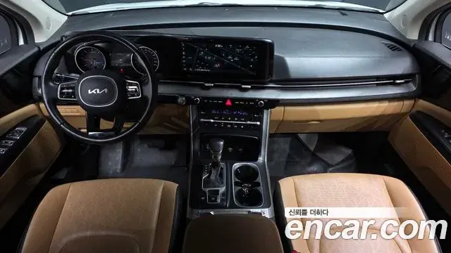 Kia Carnival 2023 — Photo 7/20