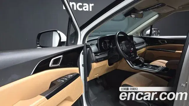 Kia Carnival 2023 — Photo 10/20
