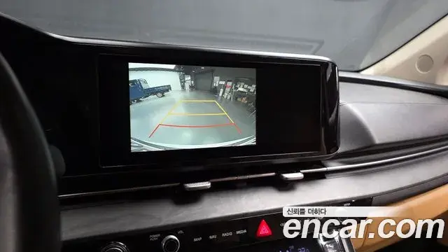 Kia Carnival 2023 — Photo 15/20