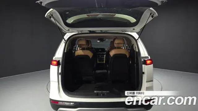 Kia Carnival 2023 — Photo 20/20