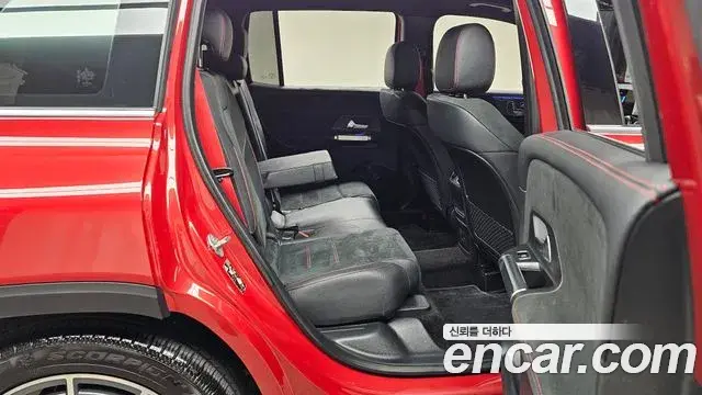 Mercedes-Benz GLB-Class 2021 — Фото 11/20