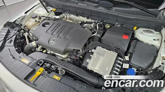 Mercedes-Benz GLB-Class 2021 — Фото 6/20