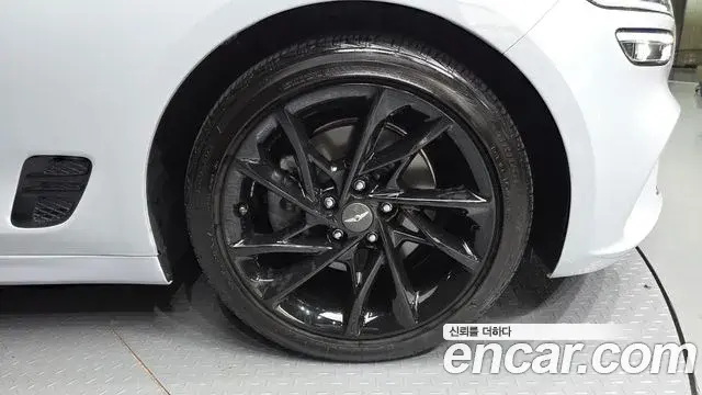 Genesis G70 2022 — ფოტო 21/34