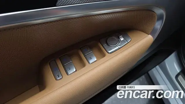 Genesis G70 2022 — ფოტო 18/34