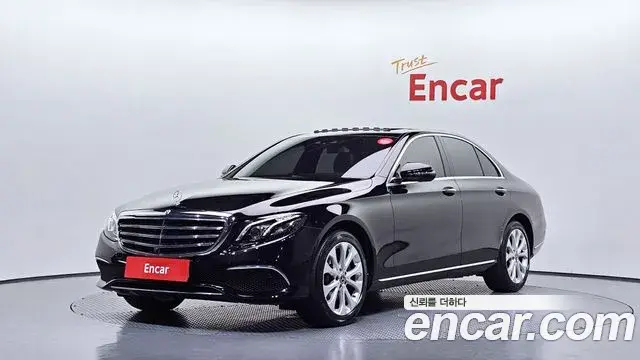 Mercedes-Benz E-Class 2018 — Фото 1/20