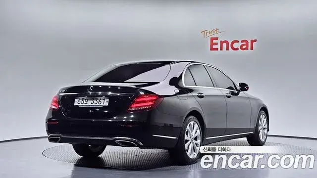 Mercedes-Benz E-Class 2018 — Фото 2/20