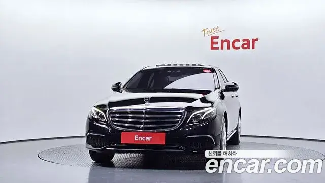 Mercedes-Benz E-Class 2018 — Фото 3/20