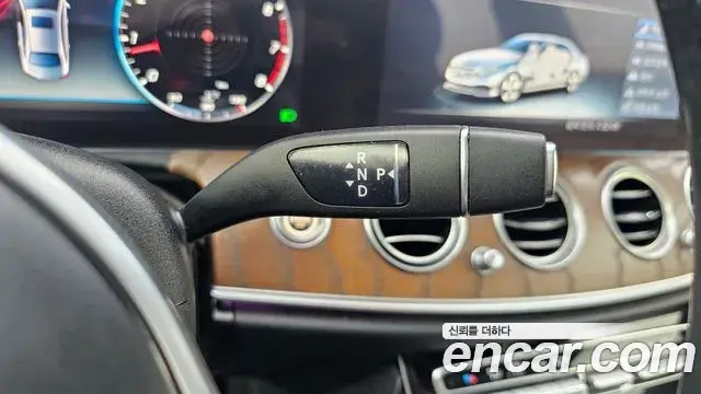 Mercedes-Benz E-Class 2018 — Фото 9/20