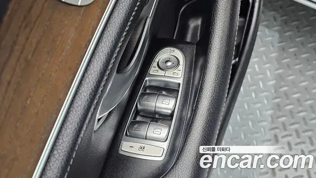 Mercedes-Benz E-Class 2018 — Фото 18/20