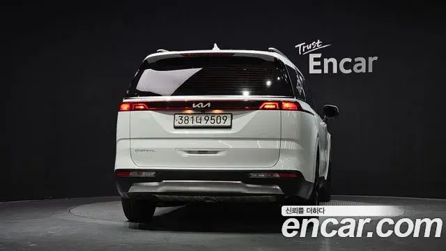 Kia Carnival 2023 — Фото 4/20