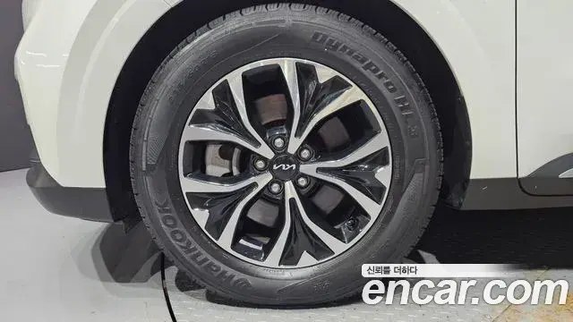 Kia Carnival 2023 — Фото 5/20