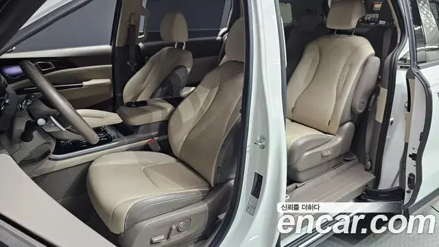 Kia Carnival 2023 — Фото 12/20